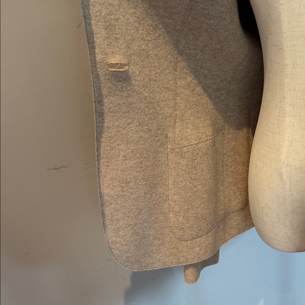 MaxMara NWT Virgin Wool Beige Blazer NWT Classic Tailored Jacket Size 10 - Picture 3 of 8